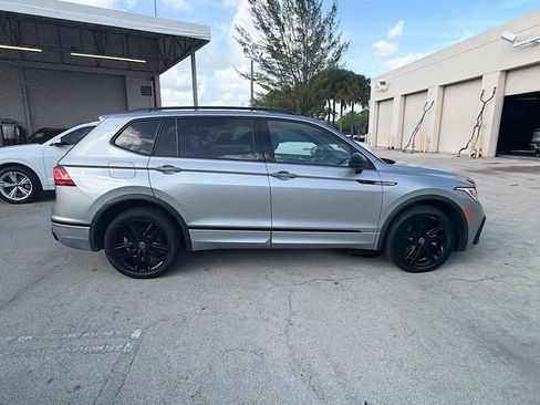 Used 2022 Volkswagen Tiguan SE R-Line FWD image 8