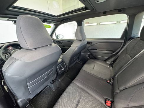 Used 2025 Subaru Forester Premium AWD/4WD image 21