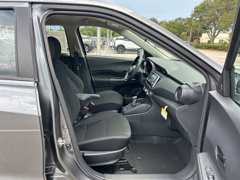 New 2025 Nissan Kicks Play S image 32