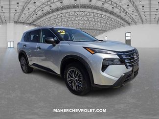 Used 2024 Nissan Rogue S FWD video 1
