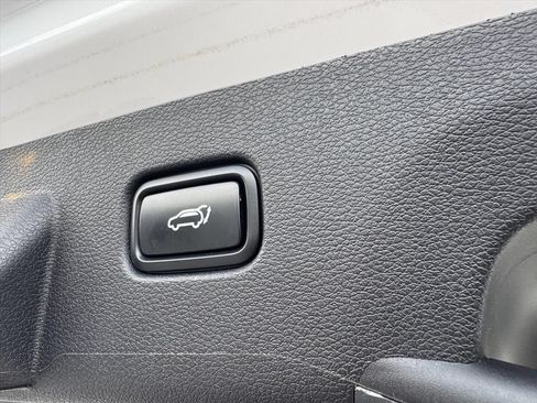 Certified 2025 Kia Sportage X-Pro Prestige AWD/4WD image 11
