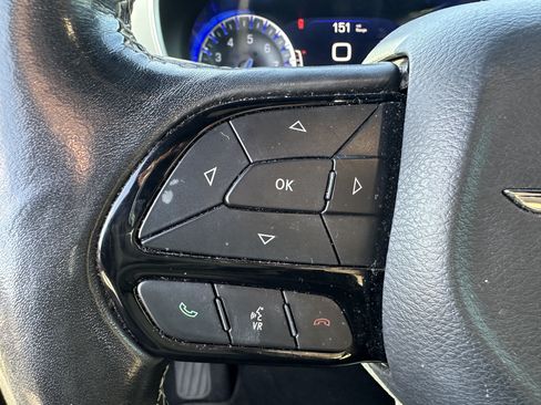 Used 2020 Chrysler Pacifica Touring-L Plus w/ S Appearance Package FWD image 15