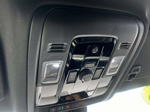 Used 2026 Chevrolet Suburban LT w/ Comfort Package AWD/4WD image 33