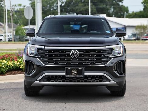 Used 2025 Volkswagen Atlas Cross Sport SE AWD/4WD image 15