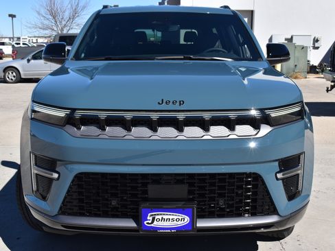 New 2026 Jeep Grand Wagoneer Limited AWD/4WD image 2