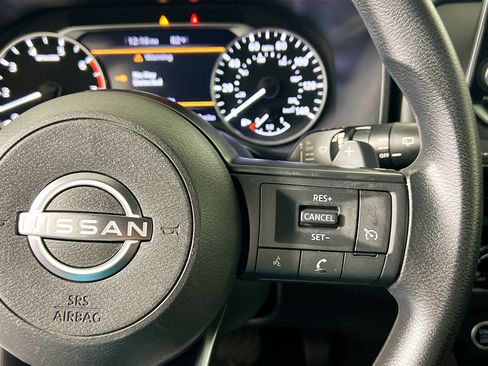 Used 2023 Nissan Rogue S AWD/4WD image 18