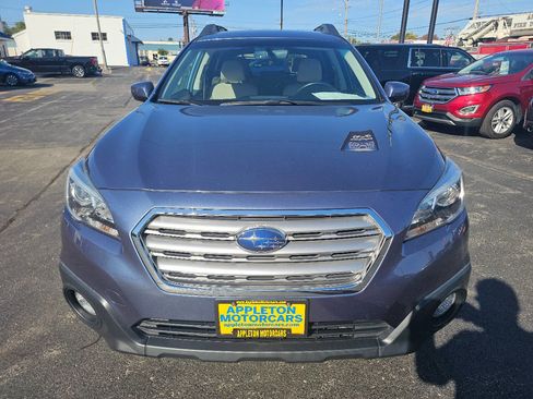 Used 2017 Subaru Outback 2.5i Premium image 3