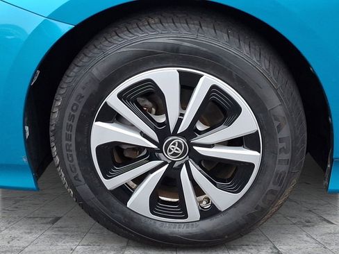 Used 2017 Toyota Prius Prime Plus image 8