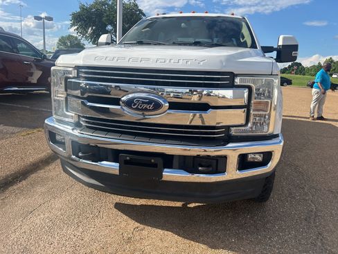 Used 2017 Ford F250 Lariat w/ Lariat Value Package AWD/4WD image 26