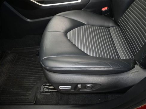 Used 2024 Toyota Highlander XSE image 11