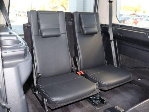 Used 2015 Land Rover LR4 HSE image 39