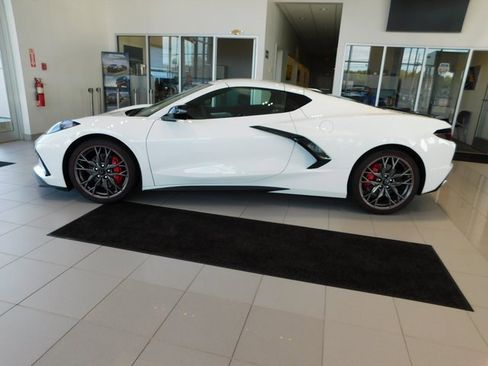 Used 2025 Chevrolet Corvette Stingray Preferred Cpe w/ Battery Protection Package image 6