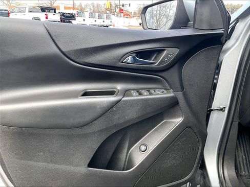 Used 2024 Chevrolet Equinox LT image 9