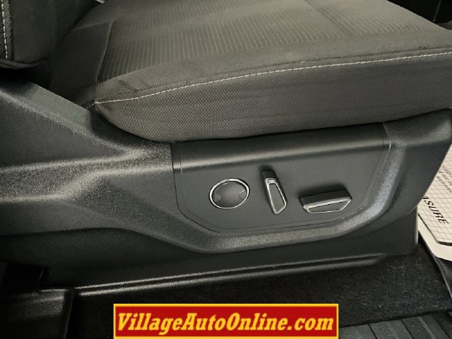 Used 2015 Ford F150 XLT w/ Equipment Group 302A Luxury AWD/4WD image 37