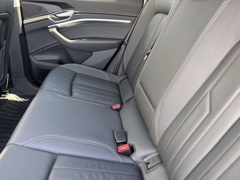 Used 2022 Audi e-tron Premium image 17