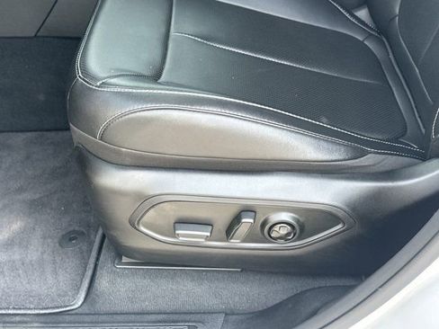 Certified 2025 Jeep Grand Cherokee Limited w/ Luxury Tech Group II image 11