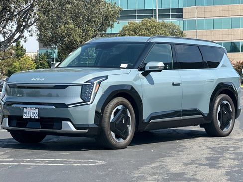 Certified 2024 Kia EV9 Land AWD/4WD image 9
