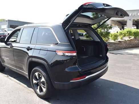 Used 2023 Jeep Grand Cherokee 4WD 4xe image 29