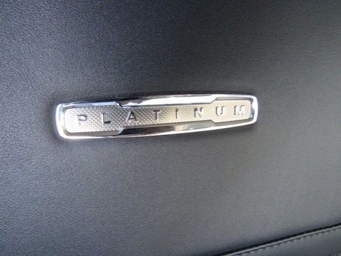 Used 2025 Ford Expedition Platinum AWD/4WD image 32