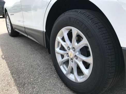 Used 2020 Chevrolet Equinox LT w/ Driver Convenience Package FWD image 12