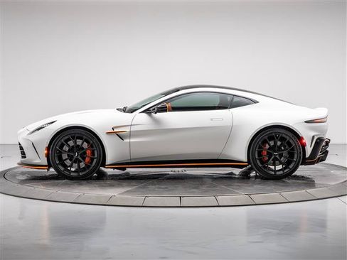 Used 2025 Aston Martin V8 Vantage Coupe RWD image 11