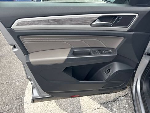 Used 2022 Volkswagen Atlas Cross Sport SE w/ Panoramic Sunroof Package image 11