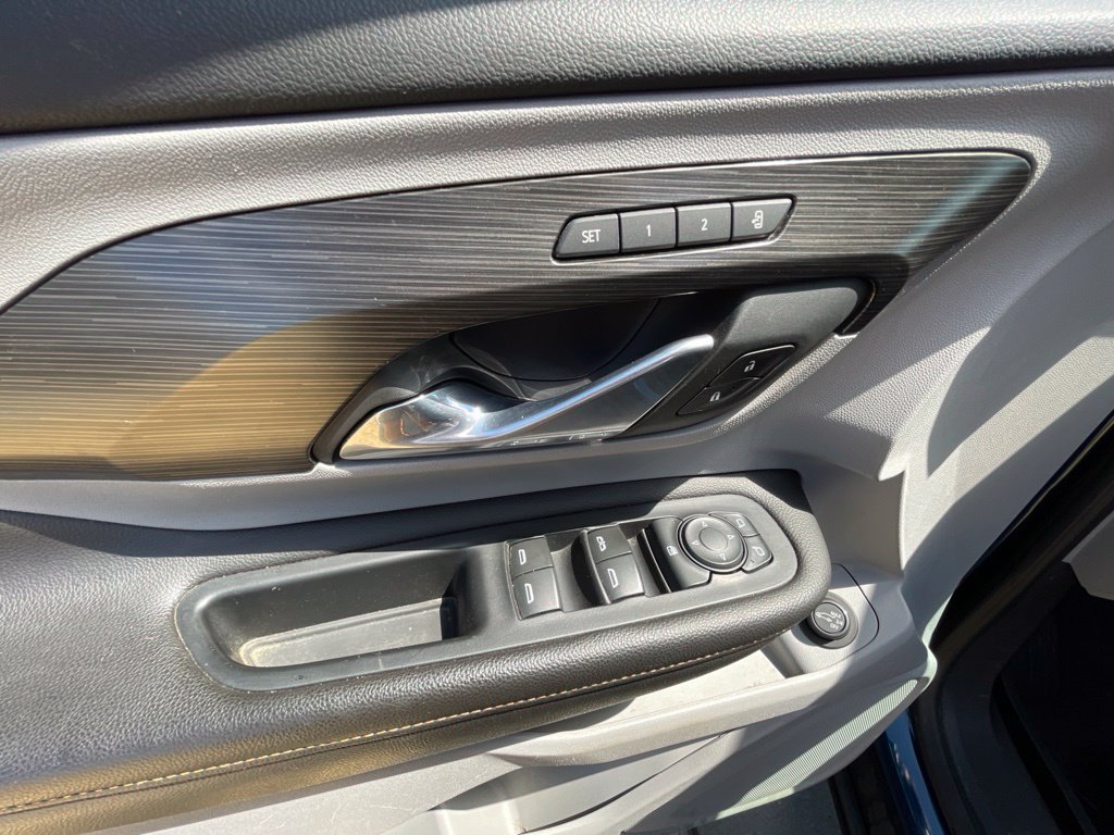 Used 2020 GMC Terrain SLT w/ Preferred Package FWD image 11