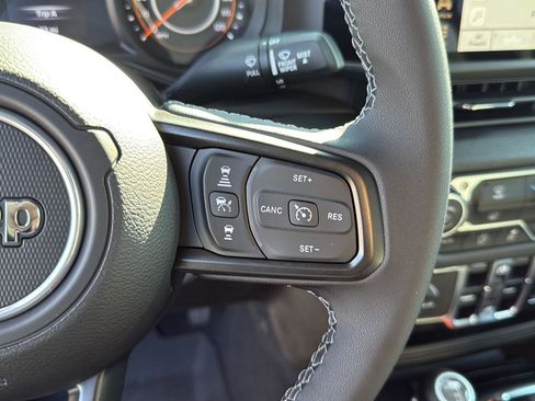 New 2025 Jeep Gladiator Sport image 15