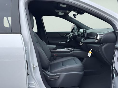 New 2026 Chevrolet Equinox LT w/ Convenience Package II FWD image 12
