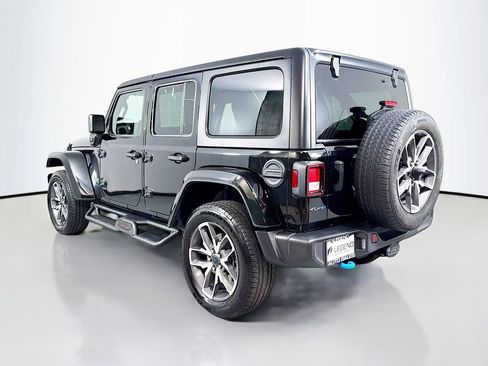 Used 2024 Jeep Wrangler Unlimited w/ Convenience Group AWD/4WD image 6