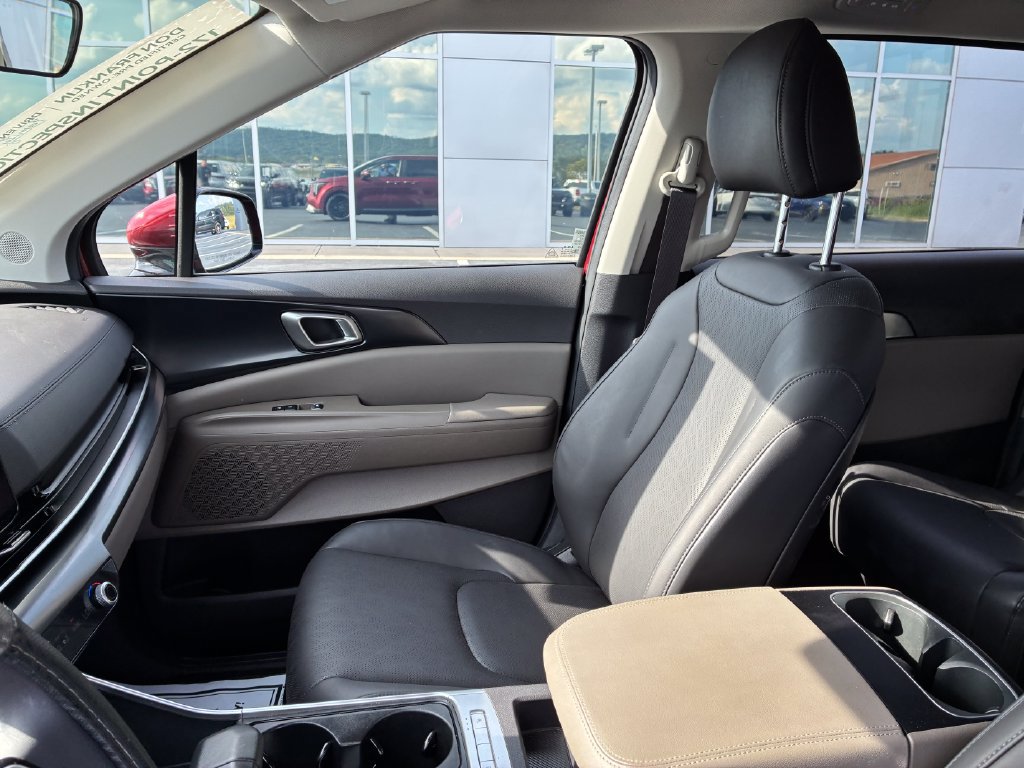 Used 2026 Kia Carnival FWD image 21