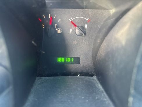 Used 2005 Ford Mustang Deluxe image 20