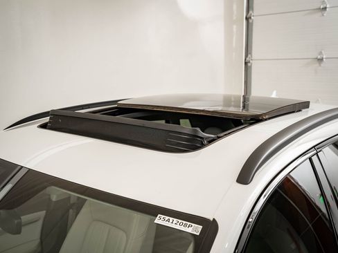 Used 2021 Audi e-tron Premium w/ Convenience Plus Package image 14