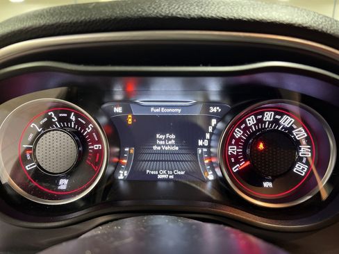 Used 2020 Dodge Challenger SXT image 9