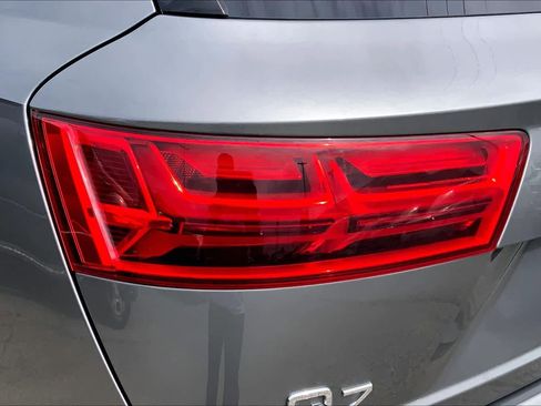 Used 2018 Audi Q7 3.0T Prestige AWD/4WD image 26