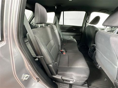Used 2021 Honda Passport Sport image 25