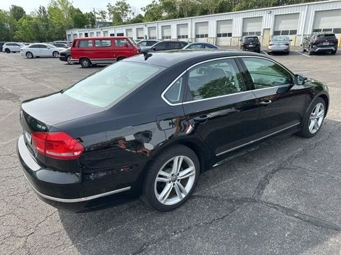 Used 2015 Volkswagen Passat 1.8T SE FWD image 4