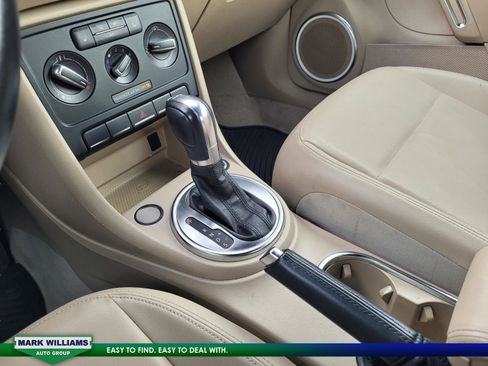 Used 2013 Volkswagen Beetle TDI image 25