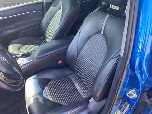 Used 2018 Toyota Camry SE FWD image 12