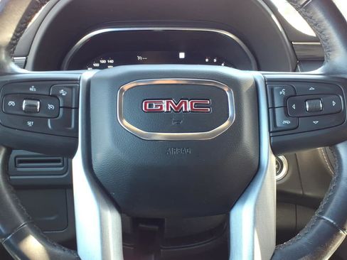 Used 2023 GMC Yukon XL SLT image 18