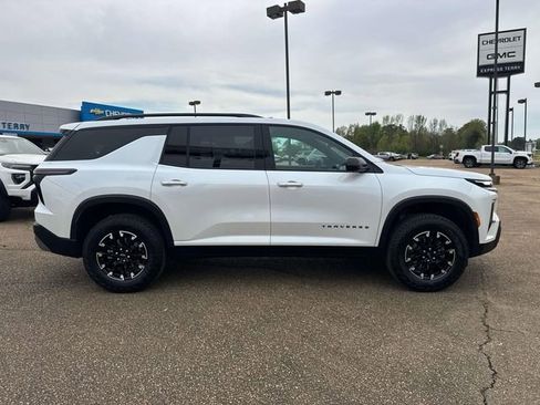 Used 2025 Chevrolet Traverse Z71 w/ Driver Confidence Package AWD/4WD image 18