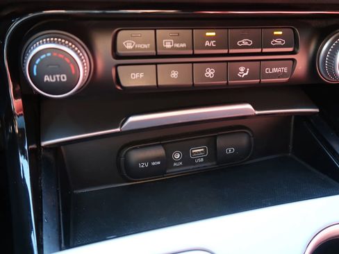 Used 2018 Kia Stinger GT2 image 32