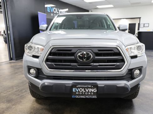Used 2019 Toyota Tacoma SR5 image 4