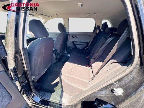 Used 2023 Nissan Rogue S image 30