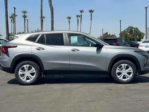 Used 2024 Chevrolet Trax LS FWD image 3