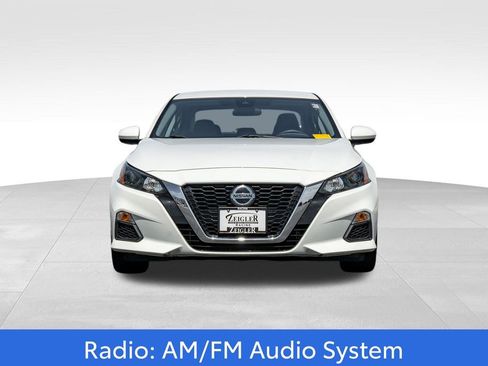Used 2022 Nissan Altima 2.5 S FWD image 2