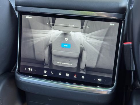 Used 2023 Tesla Model X AWD/4WD image 38