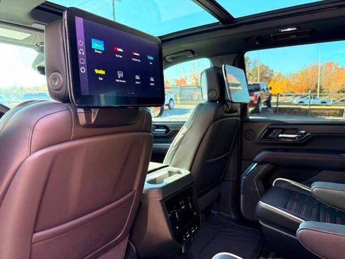 Used 2025 GMC Yukon AT4 Ultimate w/ LPO, Floor Liner Package AWD/4WD image 35