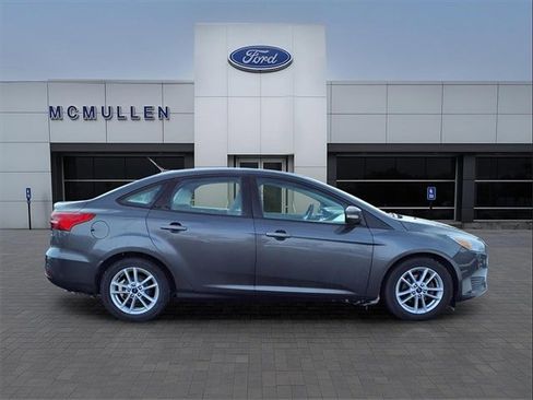 Used 2015 Ford Focus SE image 5