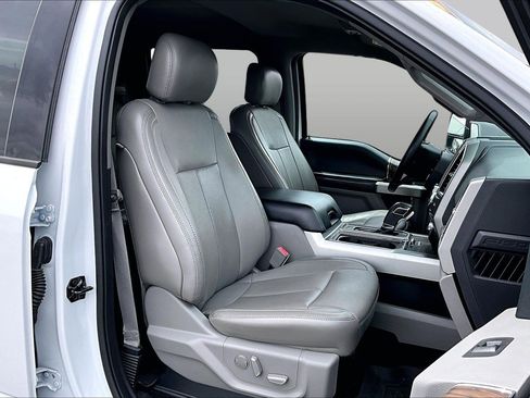 Used 2018 Ford F150 Lariat w/ Equipment Group 502A Luxury AWD/4WD image 7